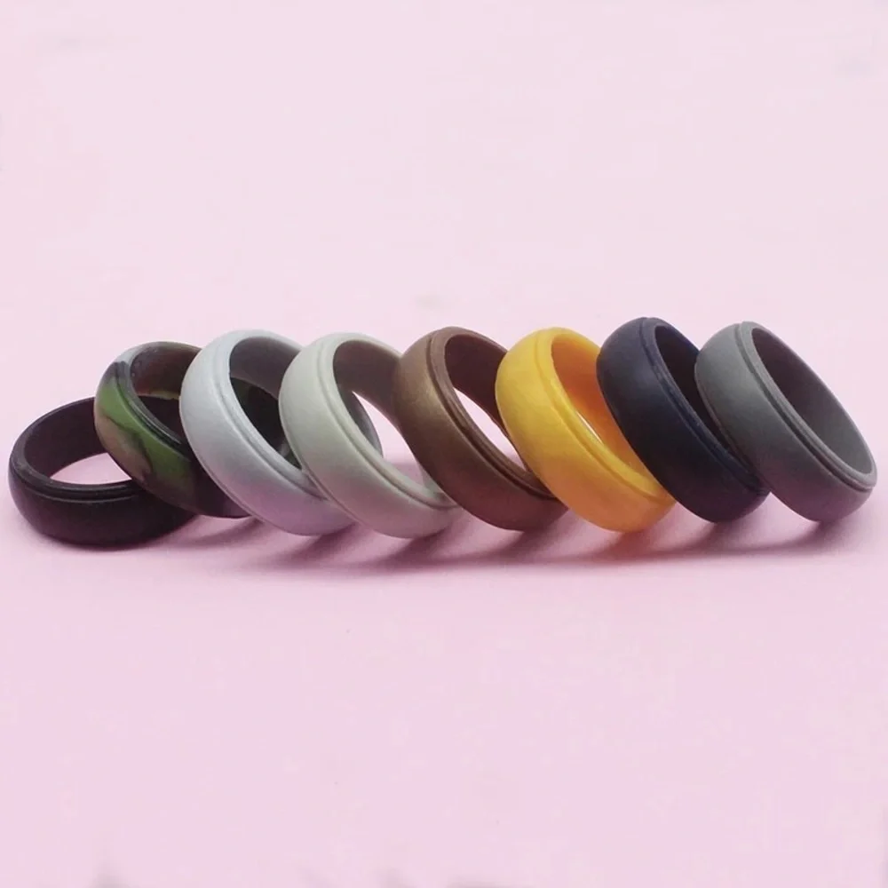 REI Black Silver Silicone Active Wear Rubber Ribbed Rim Ring